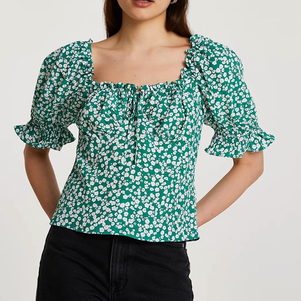 NWT Green Short Puff Sleeve Empire Top